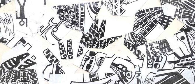 Une longue bande �troite o� foisonnent une multitude de signes et d'id�ogrammes tir�s des cultures hopi et navajo, trac�s � l'encre sur papiers d�coup�s et encoll�s sur carton. Ce sont l� les signes qui nourrissent la machine.
