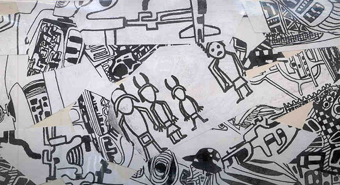 Une longue bande �troite o� foisonnent une multitude de signes et d'id�ogrammes tir�s des cultures hopi et navajo, trac�s � l'encre sur papiers d�coup�s et encoll�s sur carton. Ce sont l� les signes qui nourrissent la machine